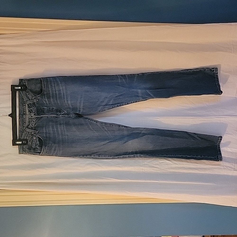 Levi Strauss 28x32 women's jeans